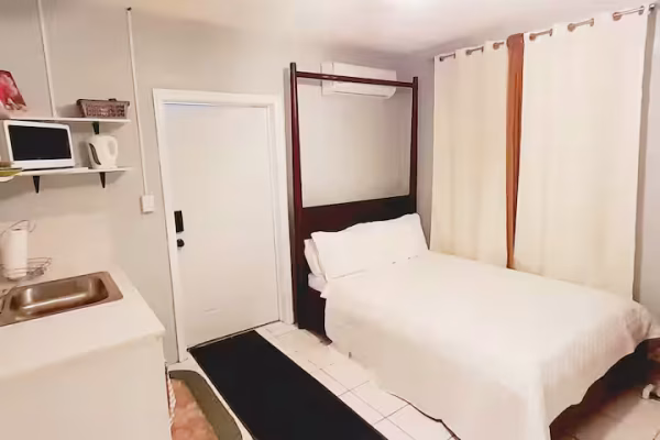 Windsor Retreat - Image 4